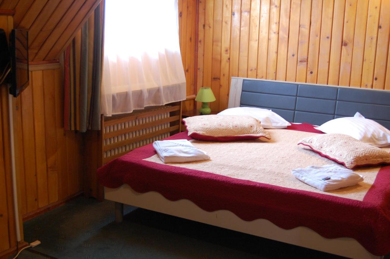 Hotel Bucegi Portile Regatului Paraul Rece Ngoại thất bức ảnh