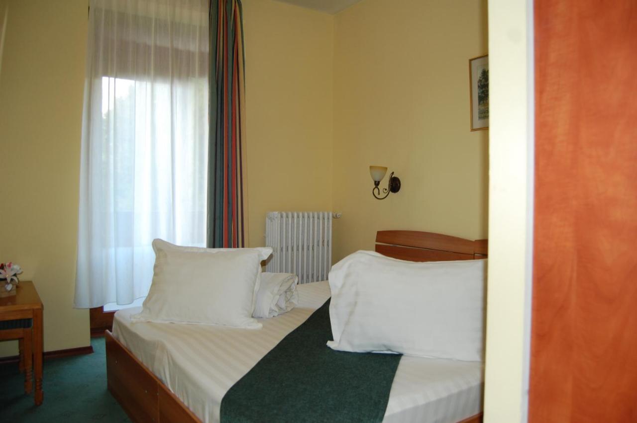 Hotel Bucegi Portile Regatului Paraul Rece Ngoại thất bức ảnh