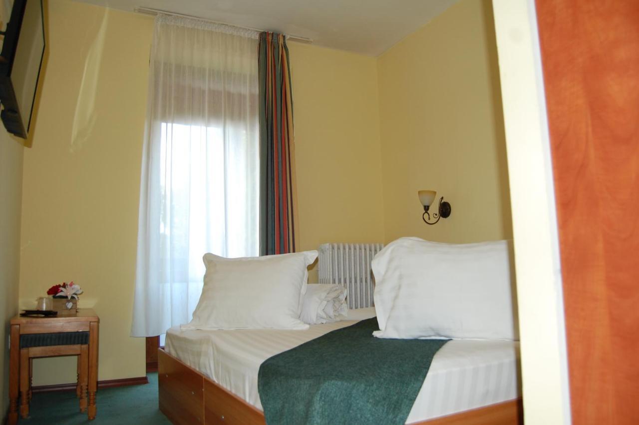 Hotel Bucegi Portile Regatului Paraul Rece Ngoại thất bức ảnh